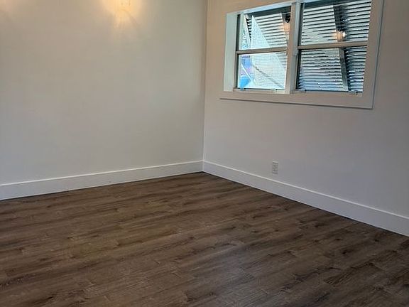 4th image of 474 NE 38th St