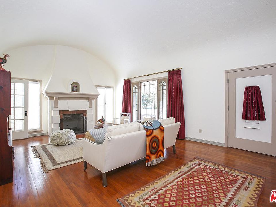 1st image of 106 N Lucerne Blvd