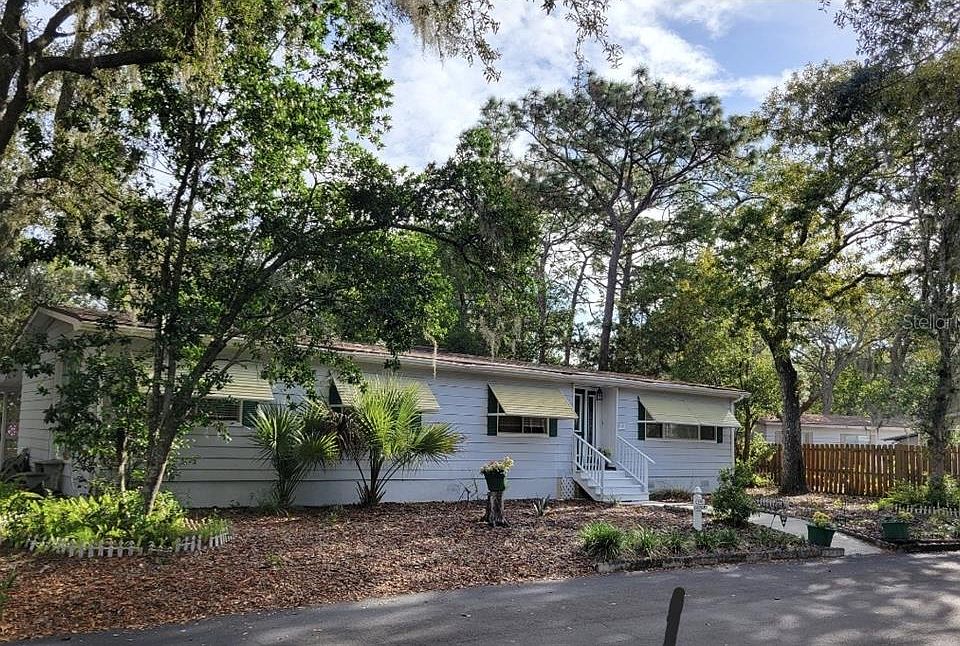 1st image of 610 W PLANTATION BOULEVARD