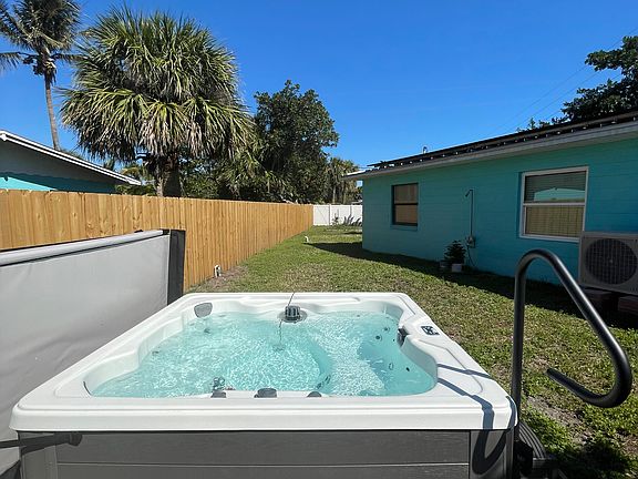 2nd image of 104 W Osceola Ln #2