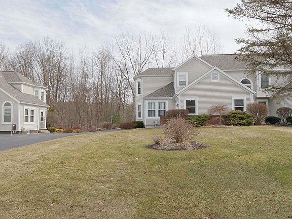 2nd image of 121 Killarney Dr