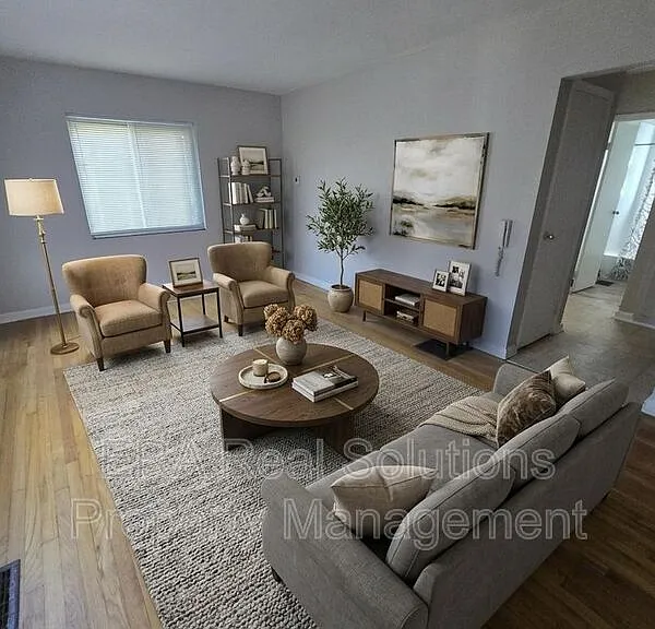 81 N Hampton Rd #B — Photo 2