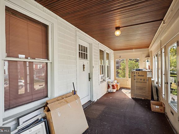 4th image of 1512 Lexington Ave