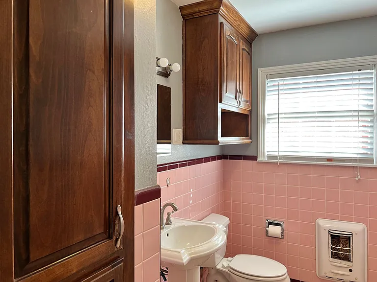1225 San Antonio St — Photo 19