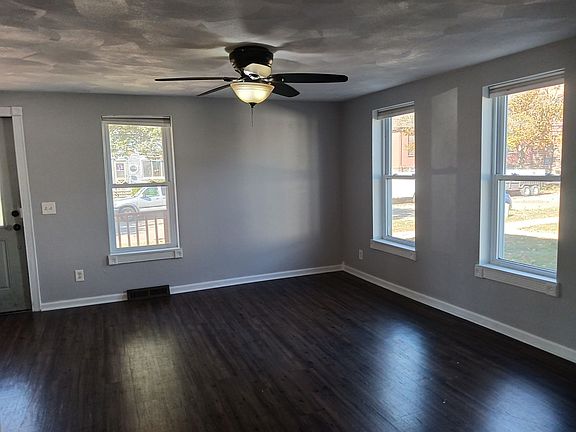 4th image of 118 S 1st St