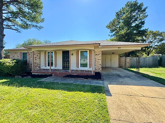 3rd image of 1185 Deer Trail Ln