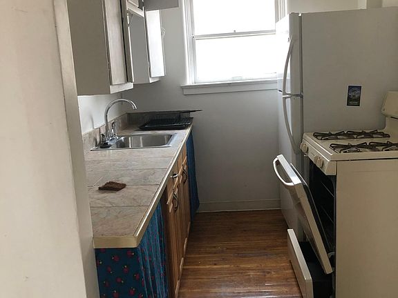 5th image of 1109 Krameria St APT 1