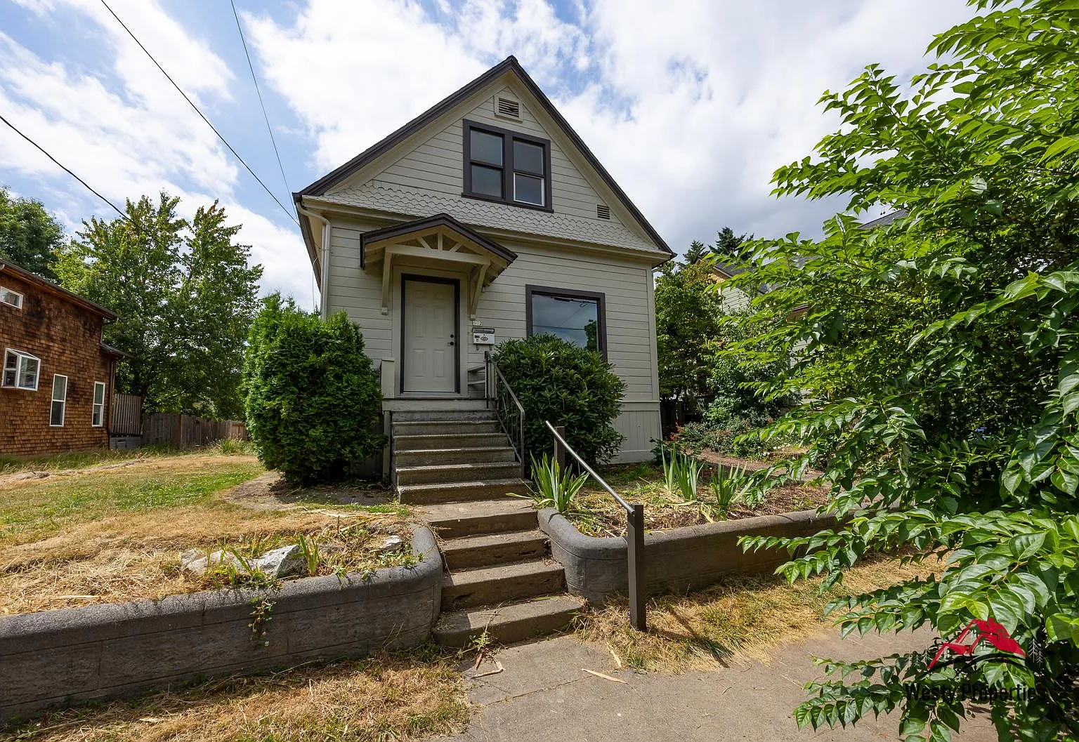 542 NE Brazee St — Photo 4
