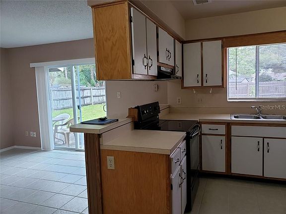 2nd image of 2717 Hilda Ct