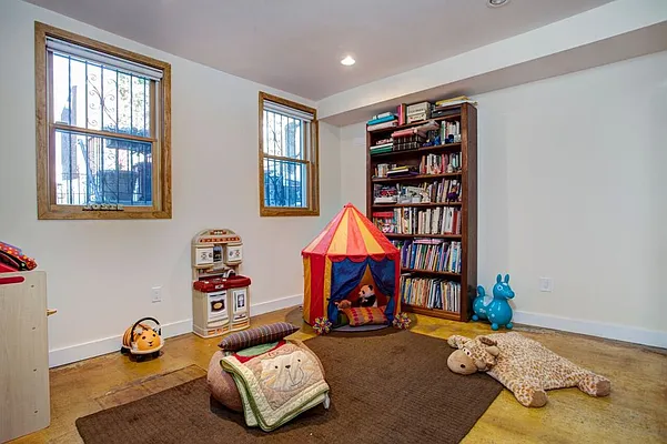 Sold by Engel and Völkers Brownstone Brooklyn | media 7