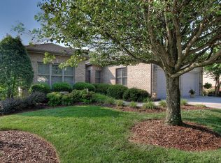 1028 Waterbrooke Ln, Johnson City, TN 37604