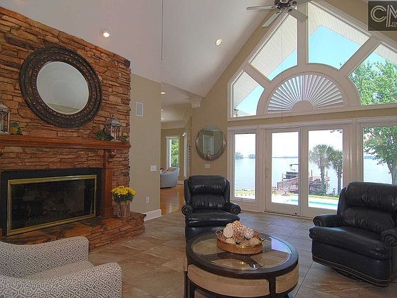 5th image of 453 Lake Estate Dr