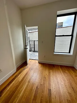 Rented by Aron Fried, LREB | media 24