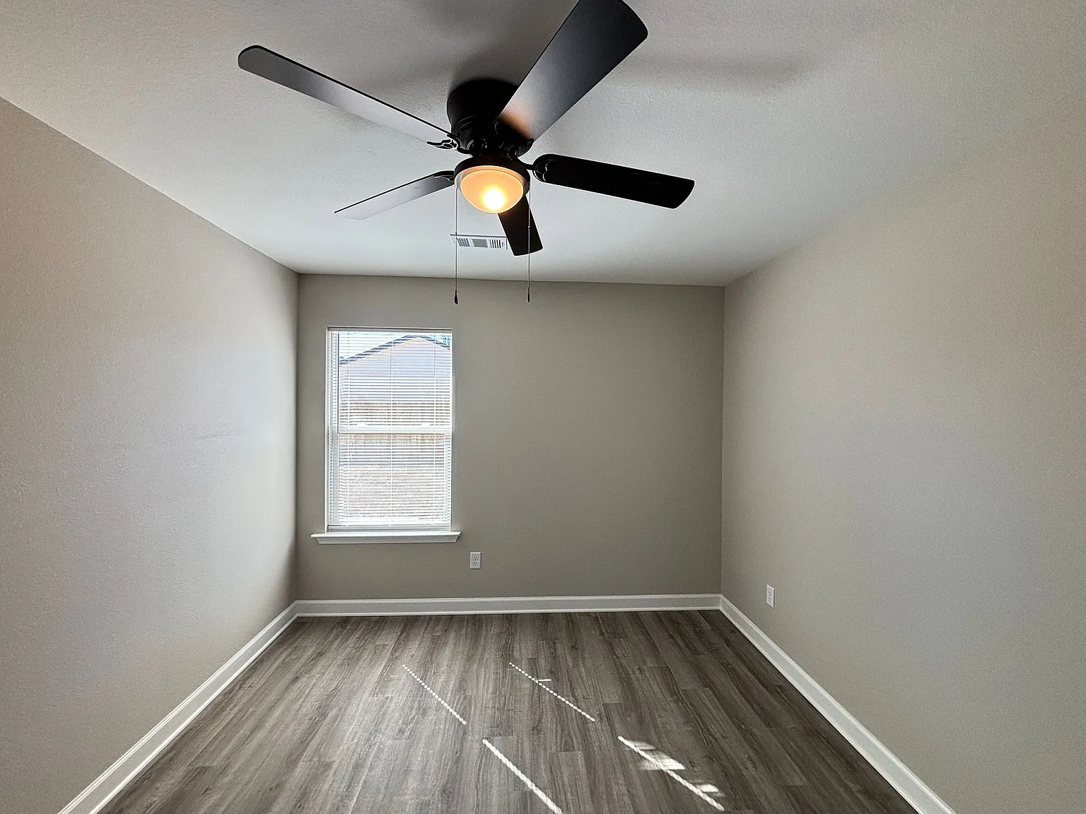 607 Timberline Rd — Photo 4