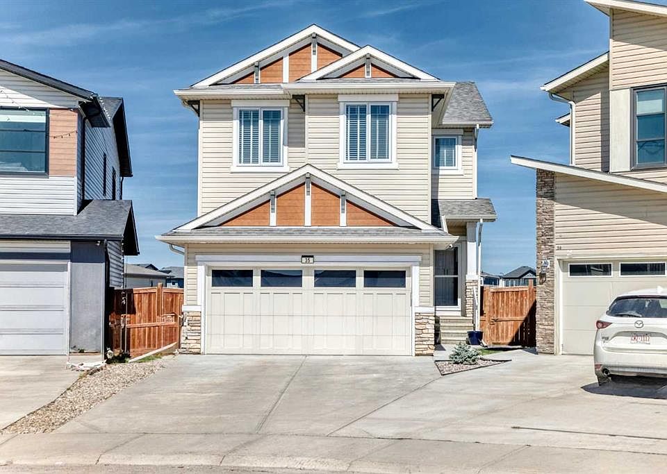 1st image of 35 Walden Walk SE