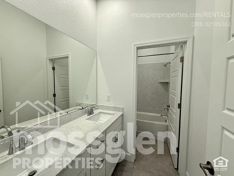 5666 Sailrock St — Photo 8