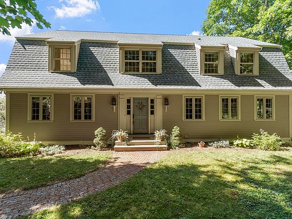 3rd image of 36 Westland Farm Rd