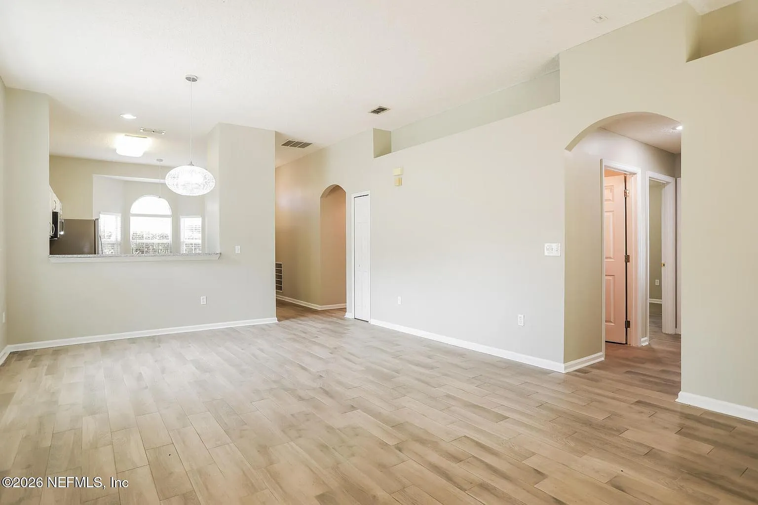 4 bed, 1630 sqft, $2,050 — Photo 2