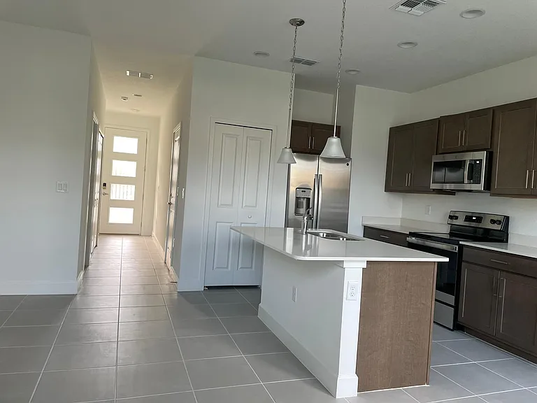 1337 Captiva Cv #8 — Photo 40