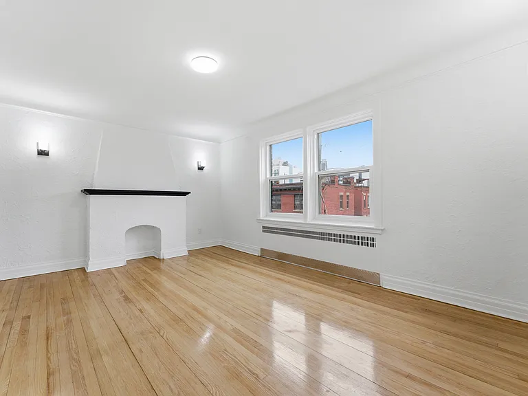 235 Cooper St — Photo 6