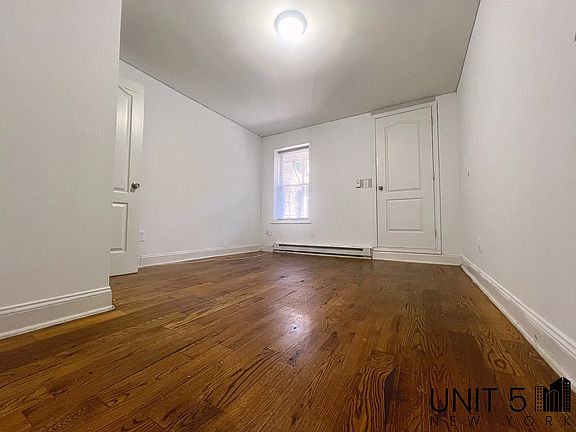 5th image of 402 Chauncey St #1