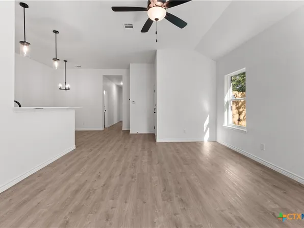 921 Ashwood Dr, Harker Heights, TX 76548