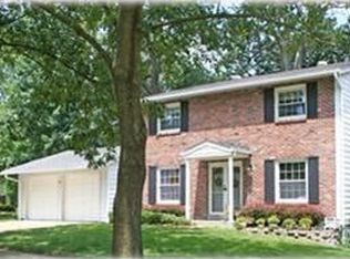 11 Calder Ct, Ballwin, MO 63021