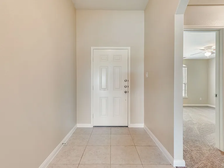2106 Bluebell Dr — Photo 3