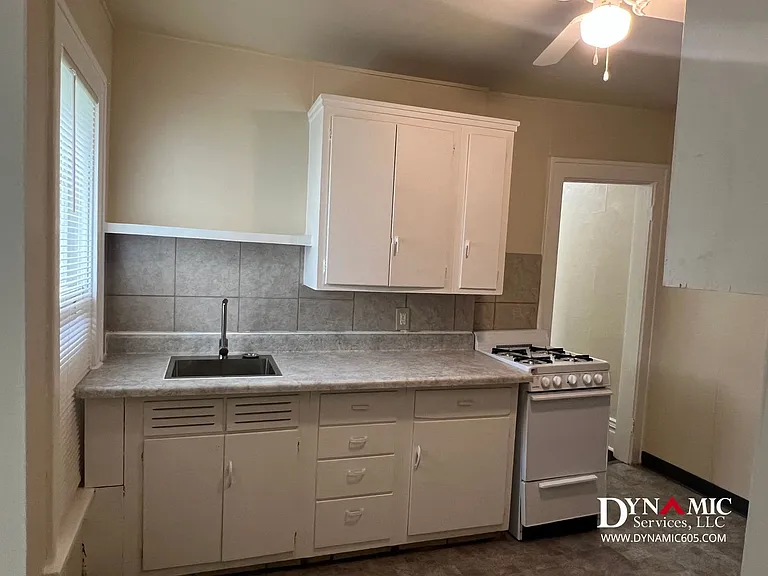 434 N Spring Ave | All Utilities Paid by Landlord — Photo 14