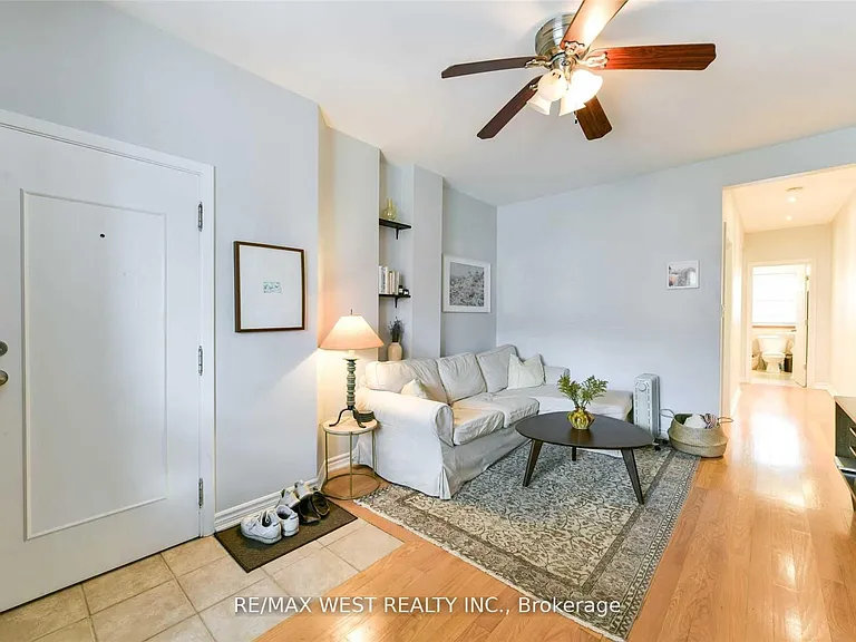 734 Indian Rd #MAIN FL — Photo 4