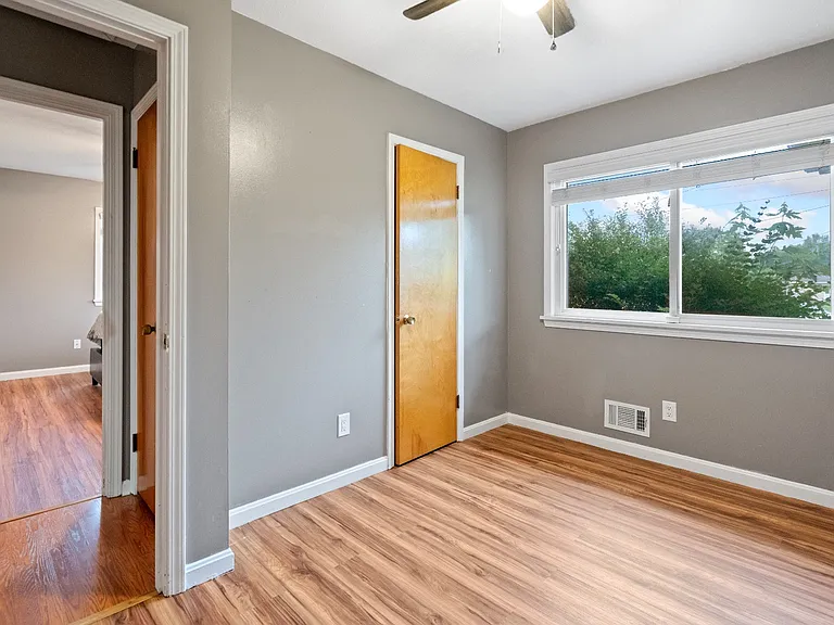5411 Fennel Ct — Photo 8