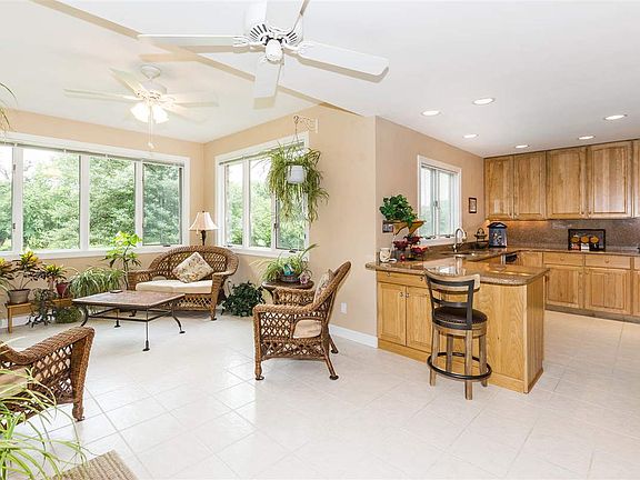 3rd image of 2506 E Bourbonnais Pl