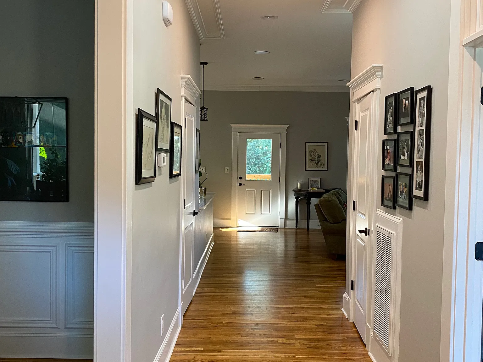 3 bed, 2.5 bath, 2442 sqft, $3,300 — Photo 2