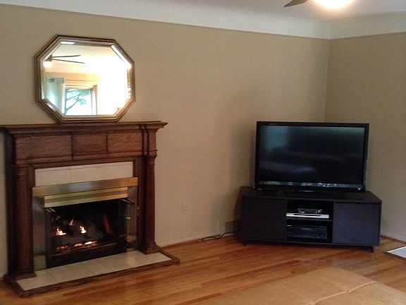 5th image of 23057 Mayfield Ave