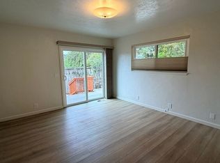 912 Maple St, Pacific Grove, CA 93950
