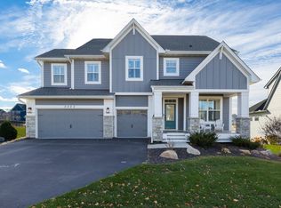 5002 Boulder Ln, Chaska, MN 55318