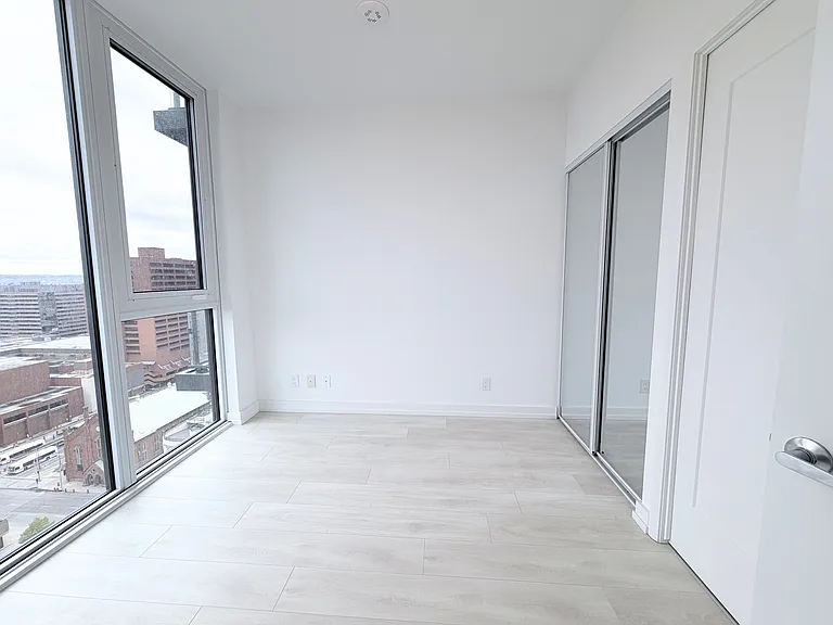 75 James St S #2001 — Photo 12