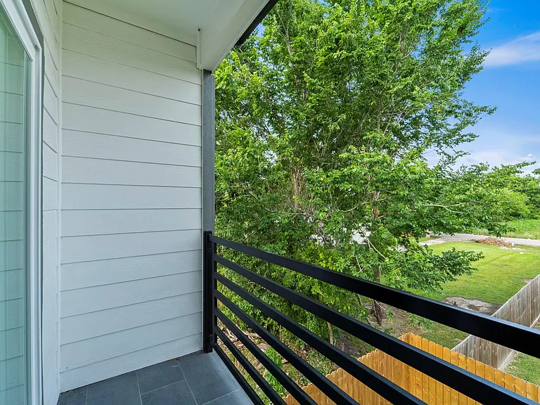 6631 Foster St — Photo 13