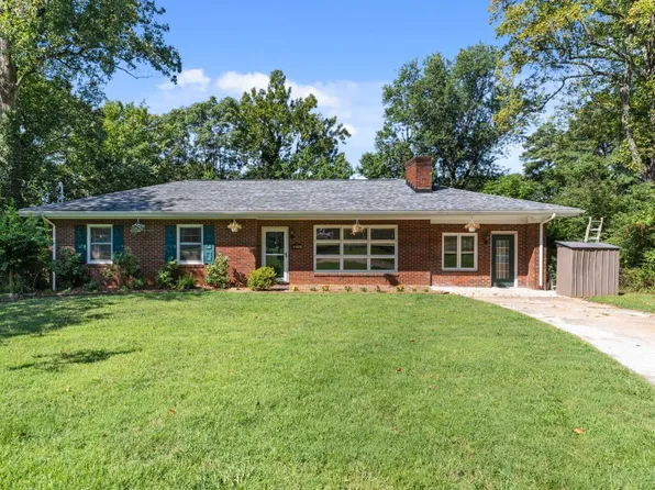 1048 Oakmont Cir, Lynchburg, VA 24502