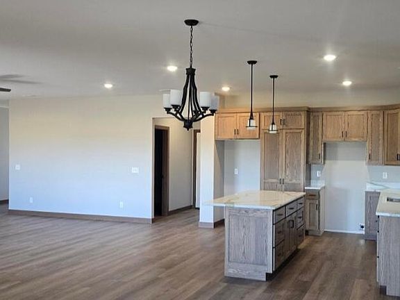 3rd image of 553 Kaylee Ct