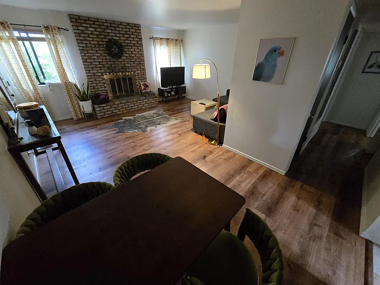 315 W Oak Ave #A — Photo 5