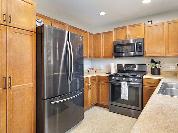 5th image of 933 Madison Ave #933