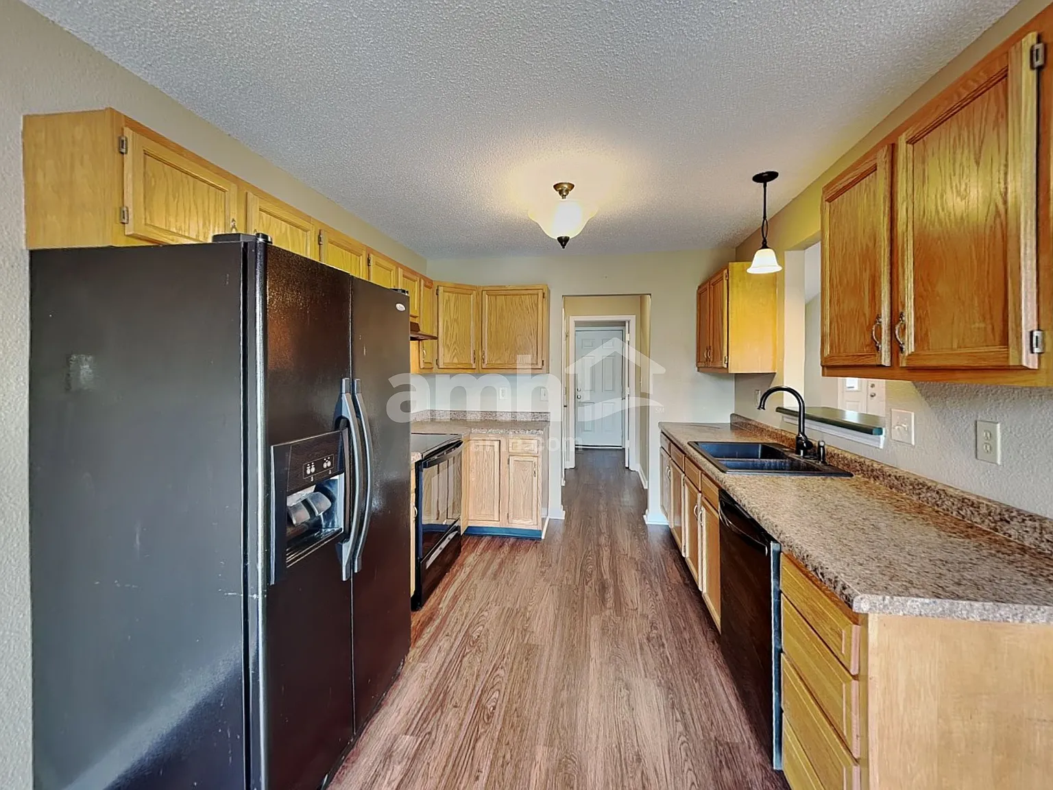 3 bed, 2.0 bath, 1565 sqft, $1,975 — Photo 3