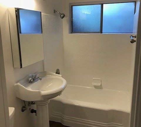 5th image of 3560 6th Ave APT 04