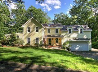 10 Pumpkin Hill Rd, Trumbull, CT 06611