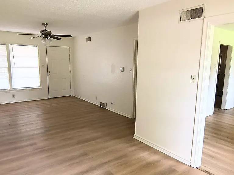 1015 Westway St — Photo 12
