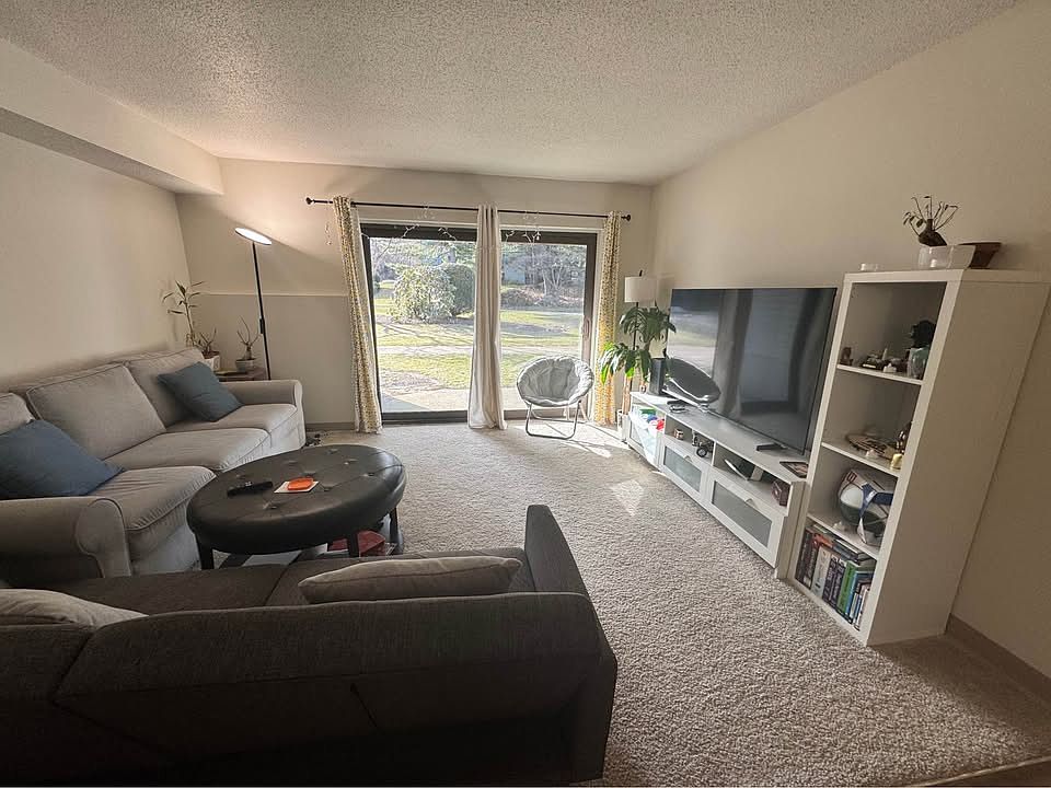 1st image of 27 Woodbine Rd