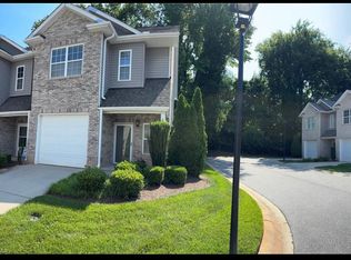 628 Friendway Rd, Greensboro, NC 27410