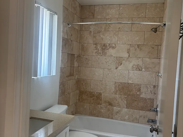 1520 W 224th St #3 — Photo 6