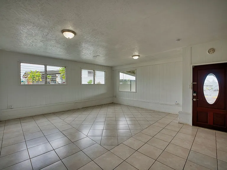 1770 Kilauea Ave — Photo 14